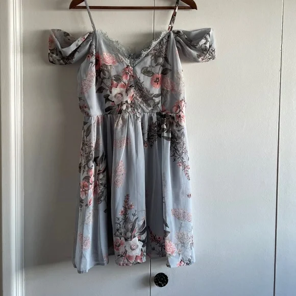 Lulus Verona Pale Blue Lace Cold Shoulder Floral Dress - Picture 4 of 5